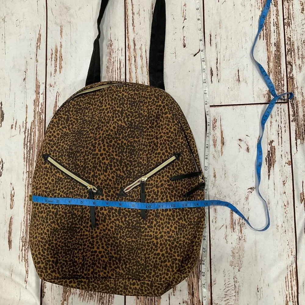 NWOT STELLA & DOT LADY BOSS TWO‎ IN ONE CHEETAH PRINT SHOULDER BAG BACKPACK
